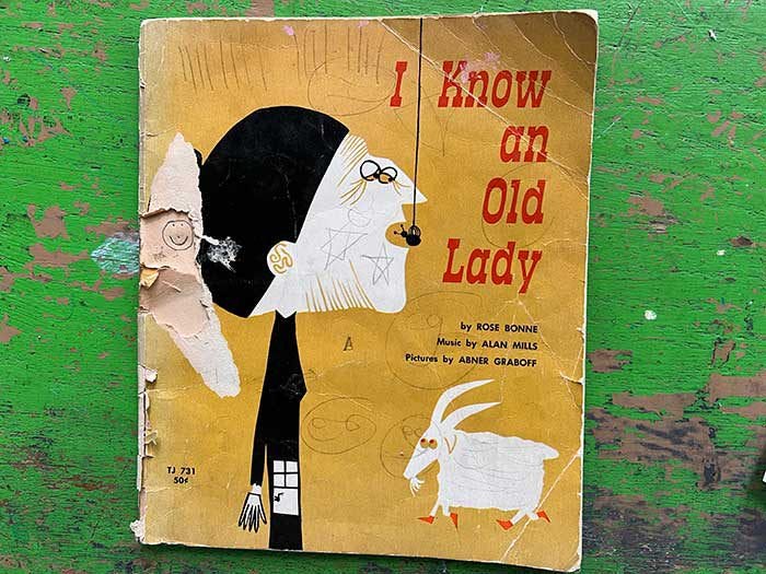 1960's version of I Know an Old Lady picture book.