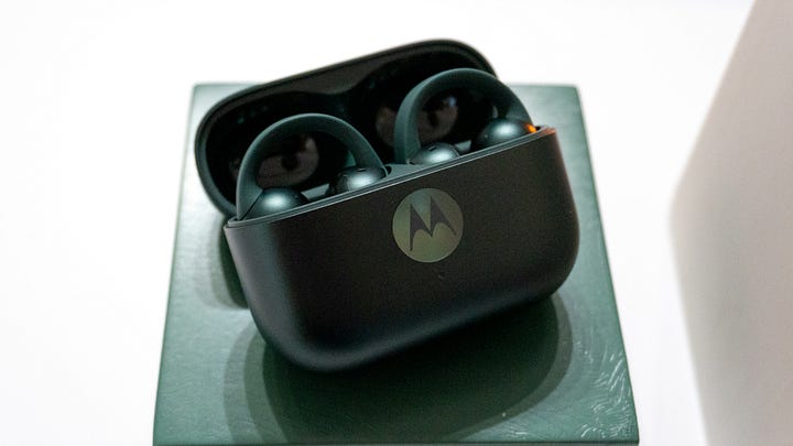 Moto Buds Loop Razr Ultra Launch Tanggal