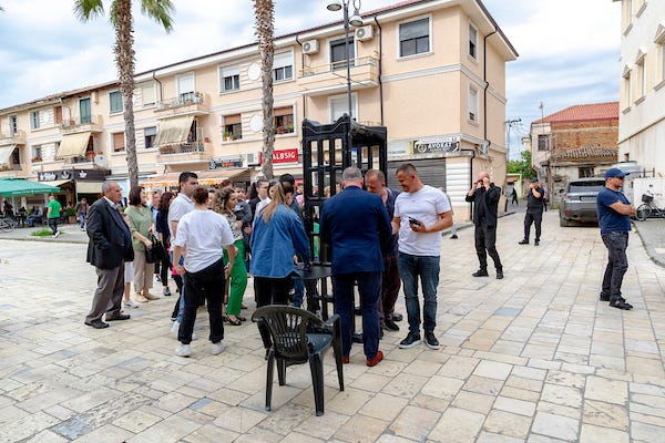 From choreographed crowds to controlled access, these images from Prime Minister Edi Rama’s rally in Kavajë capture the tension between spectacle and surveillance in Albania’s political theatre. (VX Photo/ Vudi Xhymshiti)