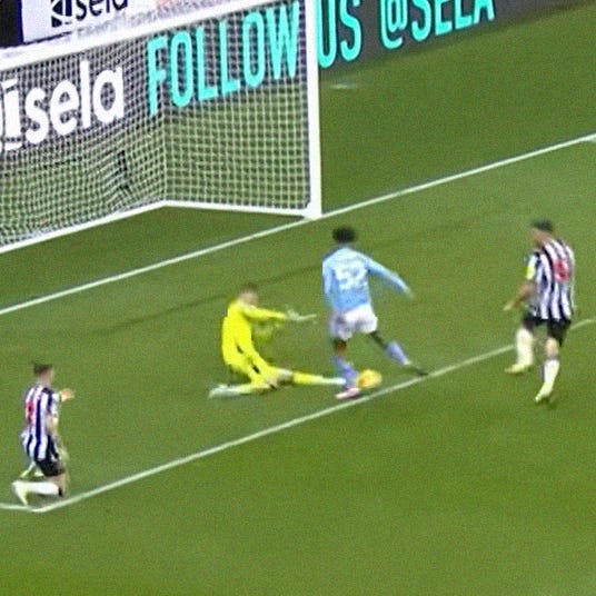 Two screenshot showing Oscar Bobb croqueta-ing past Martin Dubravka to score the winner for Manchester City away at Newcastle United.