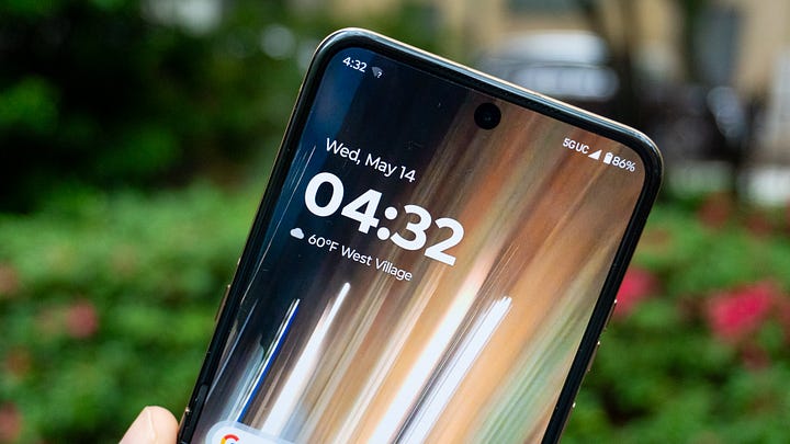 Moto Razr Ultra 2025 design
