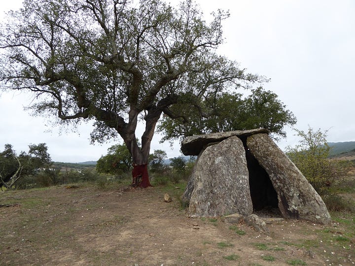 http://noledigasamimadrequeestoyhaciendofoto.blogspot.com/2019/11/anta-da-herdade-da-candeeira-dolmen.html