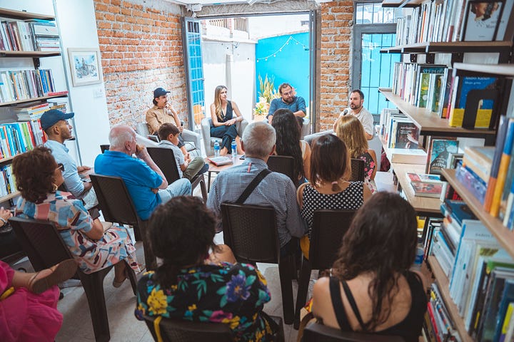 Lanzamiento del libro-objeto Saltos al vacío en Ibagué