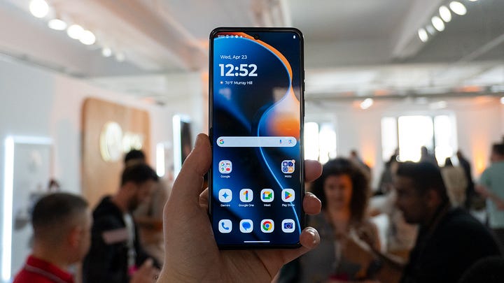 Moto Razr 2025