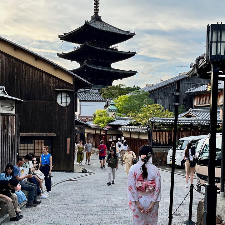 The giant Sanmon gate at the Nanzen-ji temple and the Yasaka Pagoda.