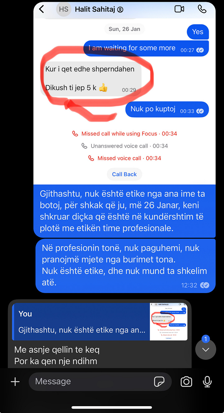 Kjo është një shkëputje fotografike e komunikimit në rrjetin ‘Signal’ Janar 2025, ku Halit Sahitaj duket se diskuton propozime financiare, duke përmendur mundësinë e ofrimit të një shume prej £5,000 si formë mbështetjeje. Ky ndërveprim pasqyron taktikat e përshkruara më herët, ku nxitjet financiare paraqiten si gjeste bujarie apo si vlerësim për profesionalizmin, një skemë e dokumentuar edhe në hetimet tona të vazhdueshme lidhur me veprimtarinë kriminale të Halit Sahitajt dhe eprorëve të tij.