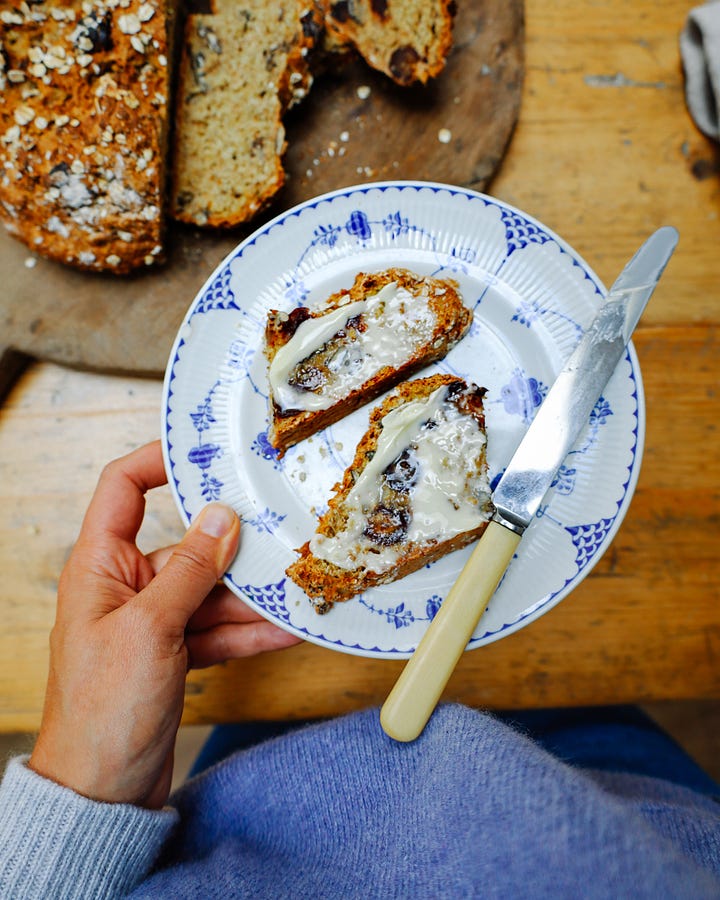 date and pecan soda bread