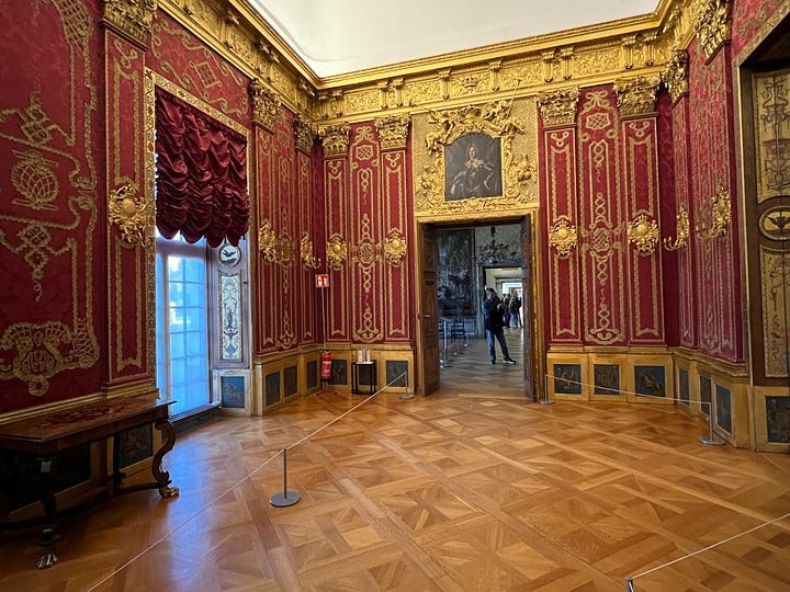 The Red Room and Chapel of the Old Palace