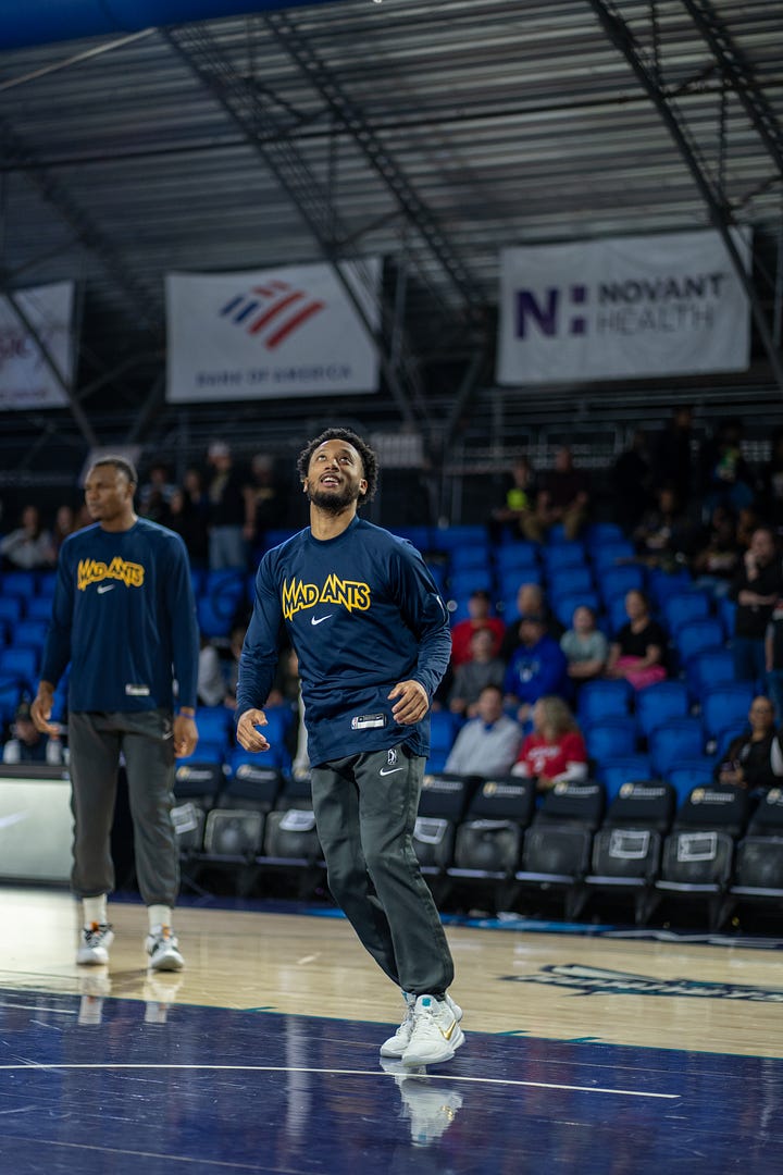 Darius McGhee warming up before the Indiana Mad Ants game versus the Greensboro Swarm