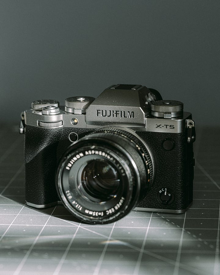 shots of the fuji x-t5 camera and super tele photo 150-600mm lens