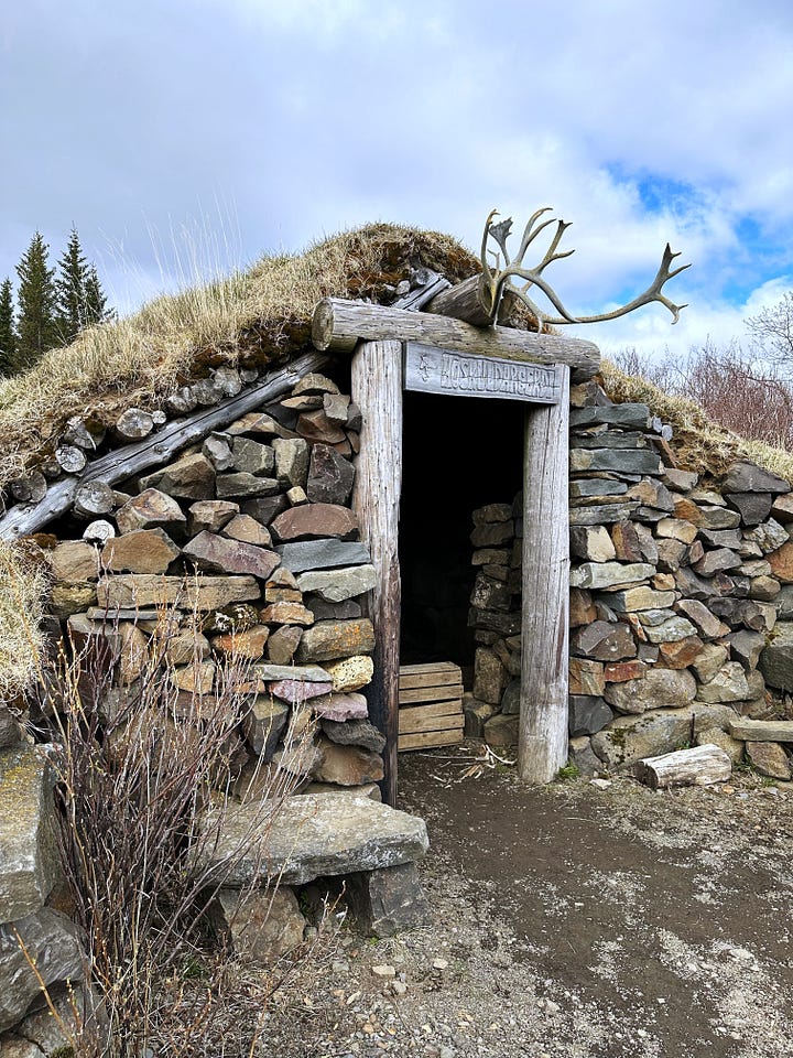 4 images showing scenes from Snorri Sturluson's museum and hot pool.  A statue of Snorri on a pedestal, the circular hot pool with a tiny pool house and a stone and earth horse pen with antlers above the entry.