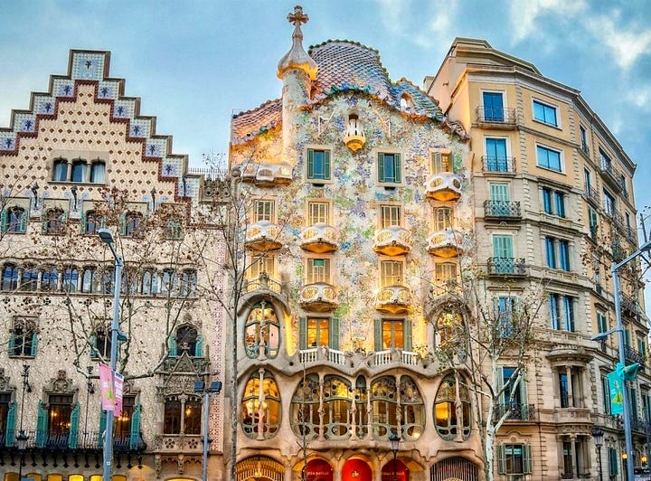 antoni-gaudi-modernista-architecture