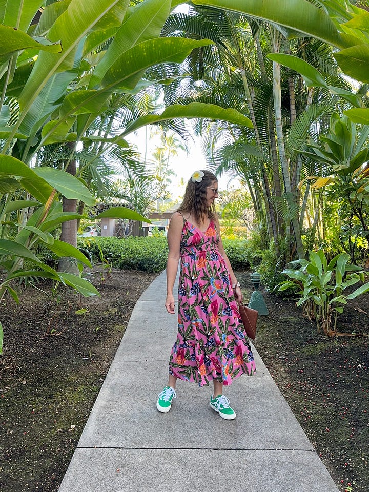 tropical dress, Hawaii outfits, travel style, sustainable style