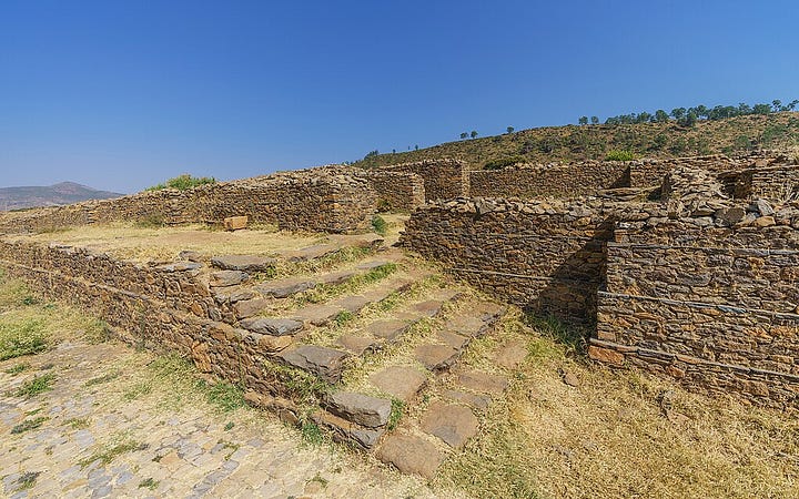 Different Perspectives Of Dungur Palace In The Modern Day