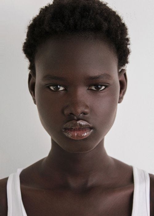 Modelos sudanesas empleadas por la agencia Select, de París