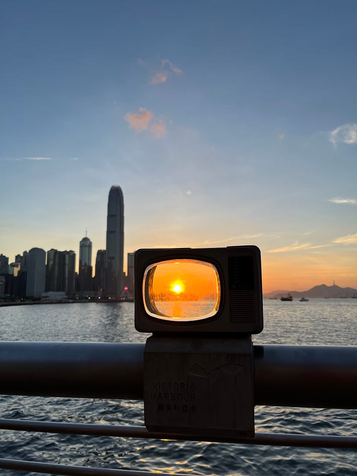 有時後繁忙的香港也會時間定格，夕陽也好、晨間的小路、剛開的蓮花、或是泡的一杯茶