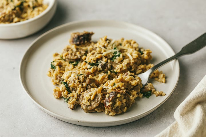 Low-carb risotto with mushrooms, sausage and kale. 