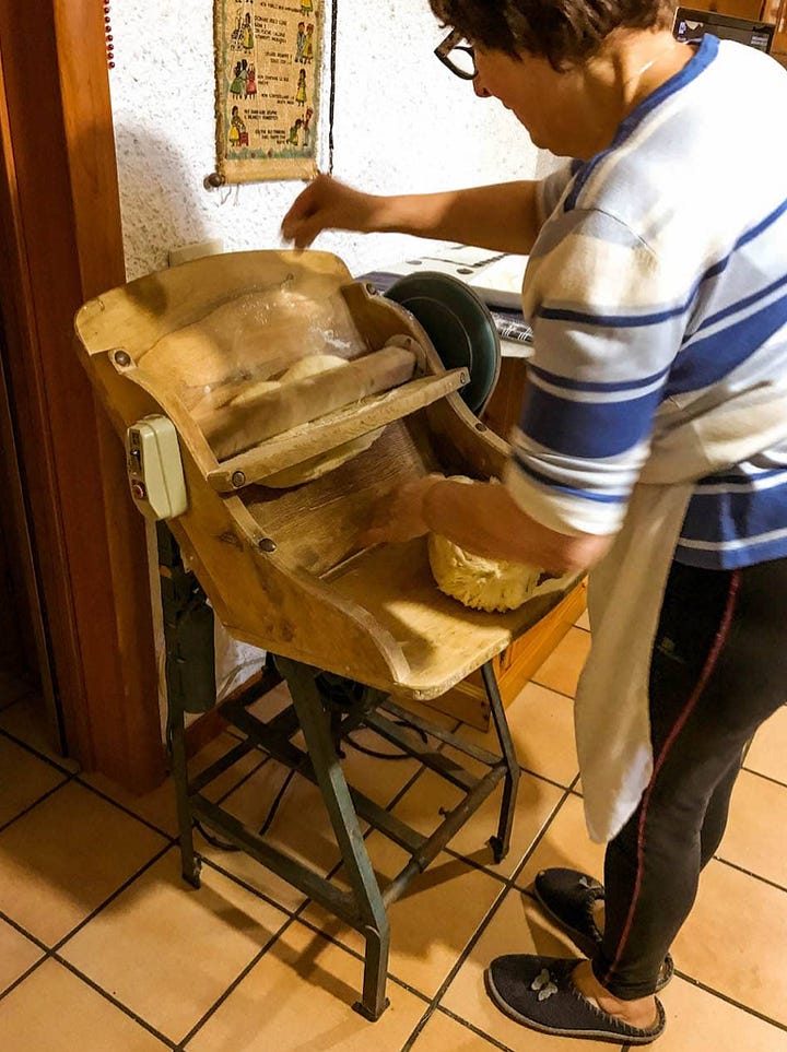 bread kneading machine