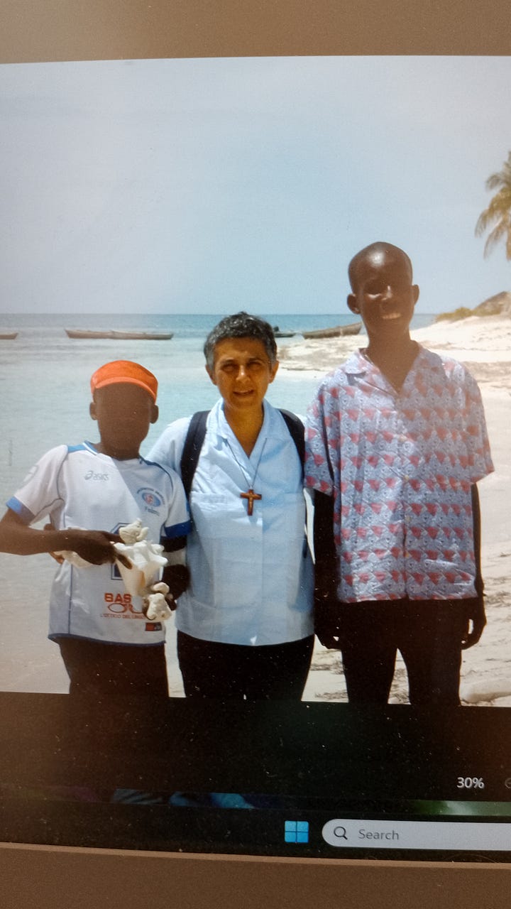 Maddalena in Missione ad Haiti, una foto dal 2002 e altre di questi giorni.