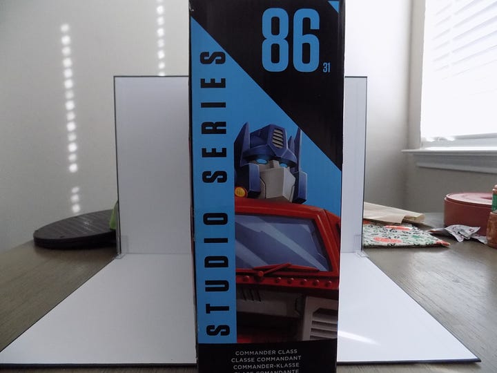 Pictures of the Studio Series 86 Optimus Prime Box