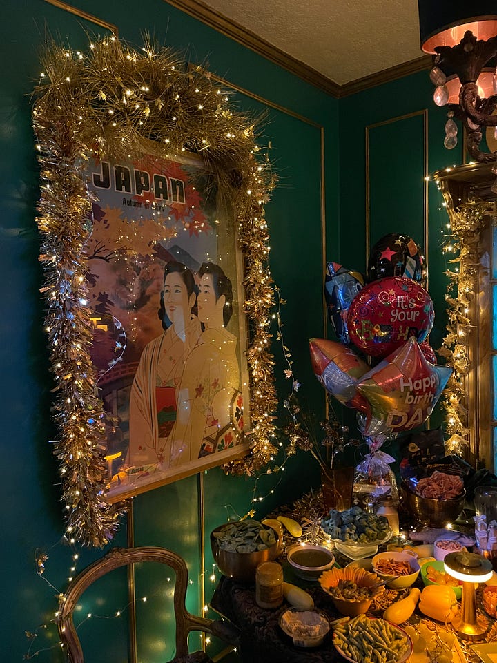 An explosion of green & gold festivity with lots and lots of twinkly lights.