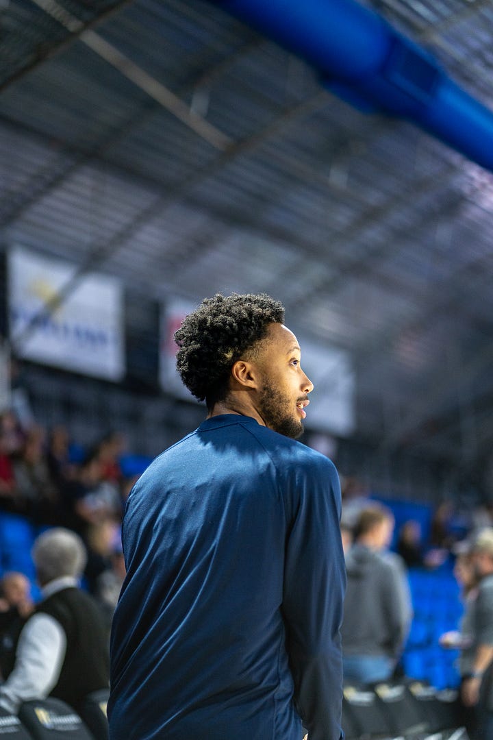 Darius McGhee warming up before the Indiana Mad Ants game versus the Greensboro Swarm