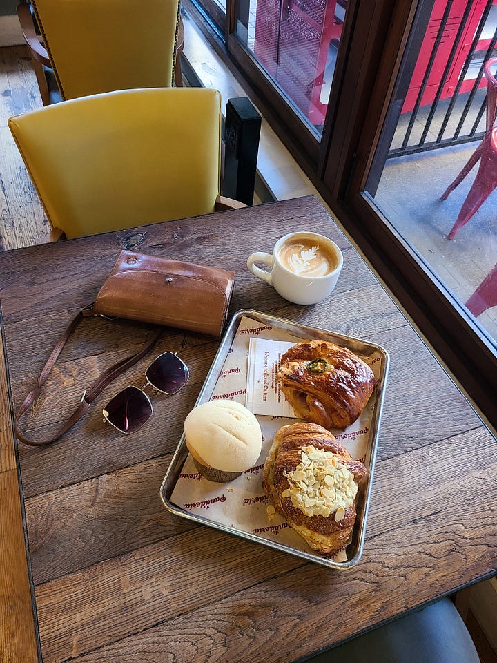 La Panaderia Bakery & Cafe latte