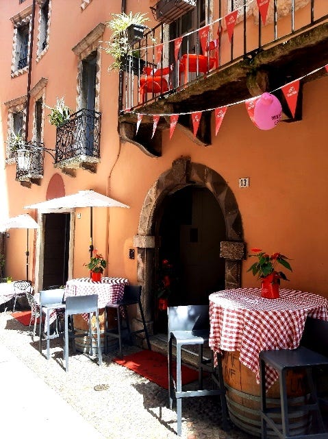 a passeggio per le vie di Desenzano del Garda