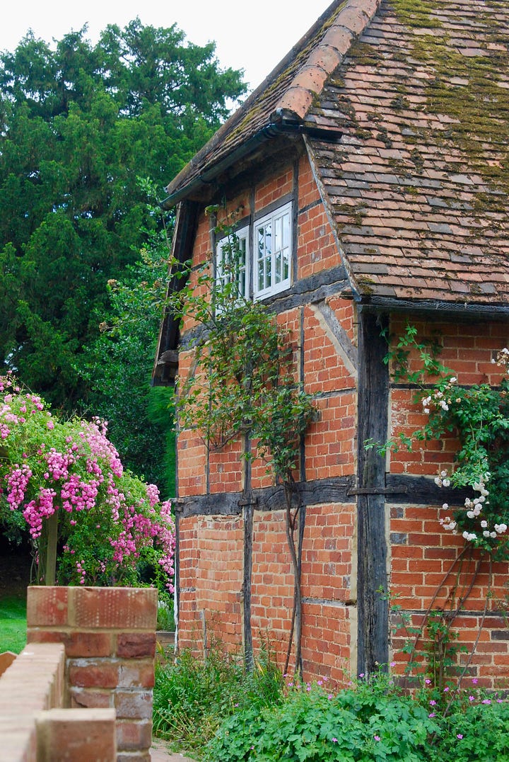 Primrose Cottage, the former home of poet Anne Lewis-Smith,  is next door to Rose Cottage