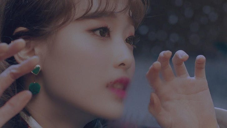 heart attack (이달의 소녀) by chuu from loona k-pop - by sam h