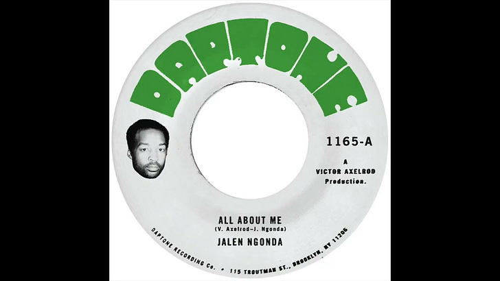 “All About Me”, el nuevo clásico de Jalen Ngonda que une reggae, soul y nostalgia setentera/ “All About Me”: Jalen Ngonda’s New Classic Blending Reggae, Soul, and ’70s Nostalgia