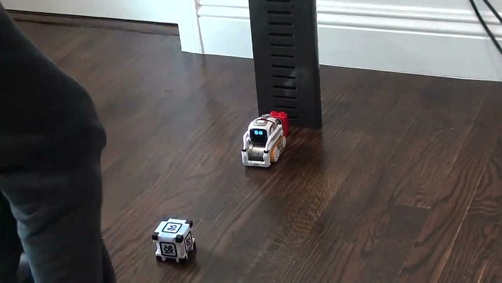 Lego cozmo online robot