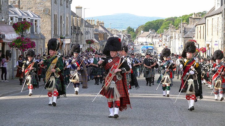 11 Pipe Bands Unite to Play ‘Scotland the Brave’ in Moray